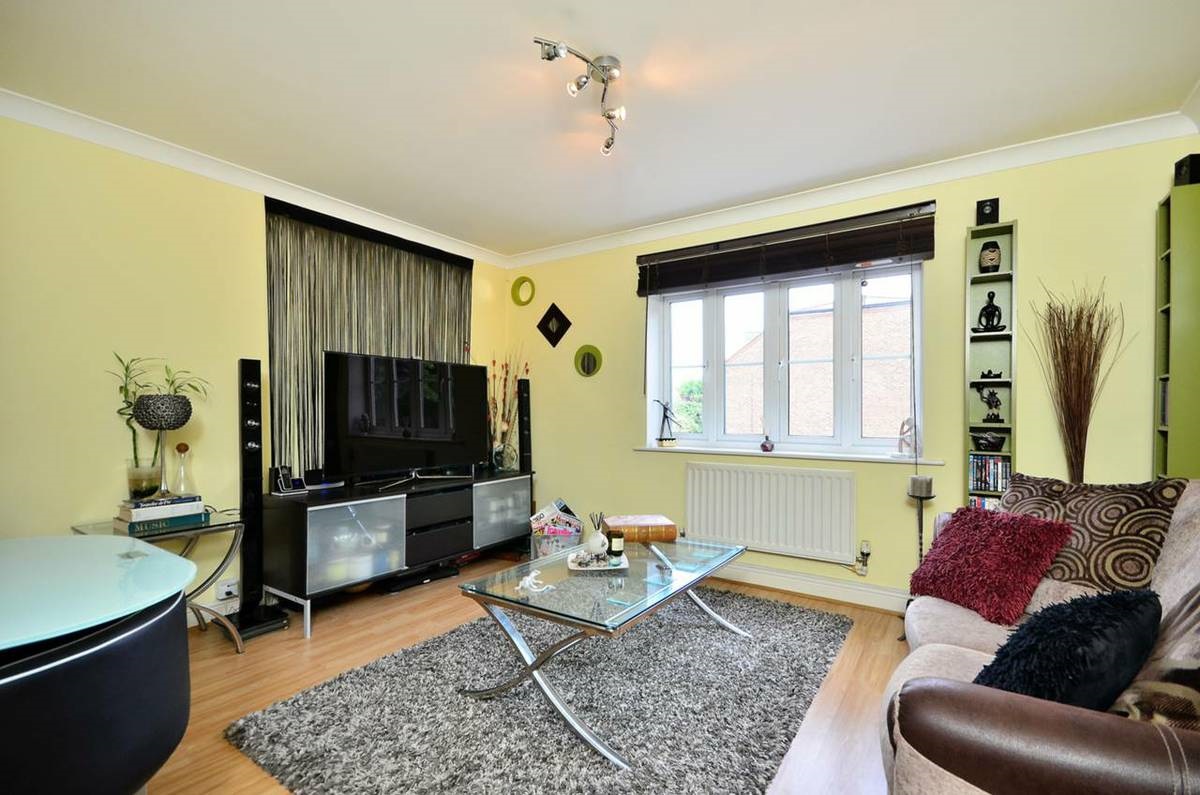 Main view of property UK88921